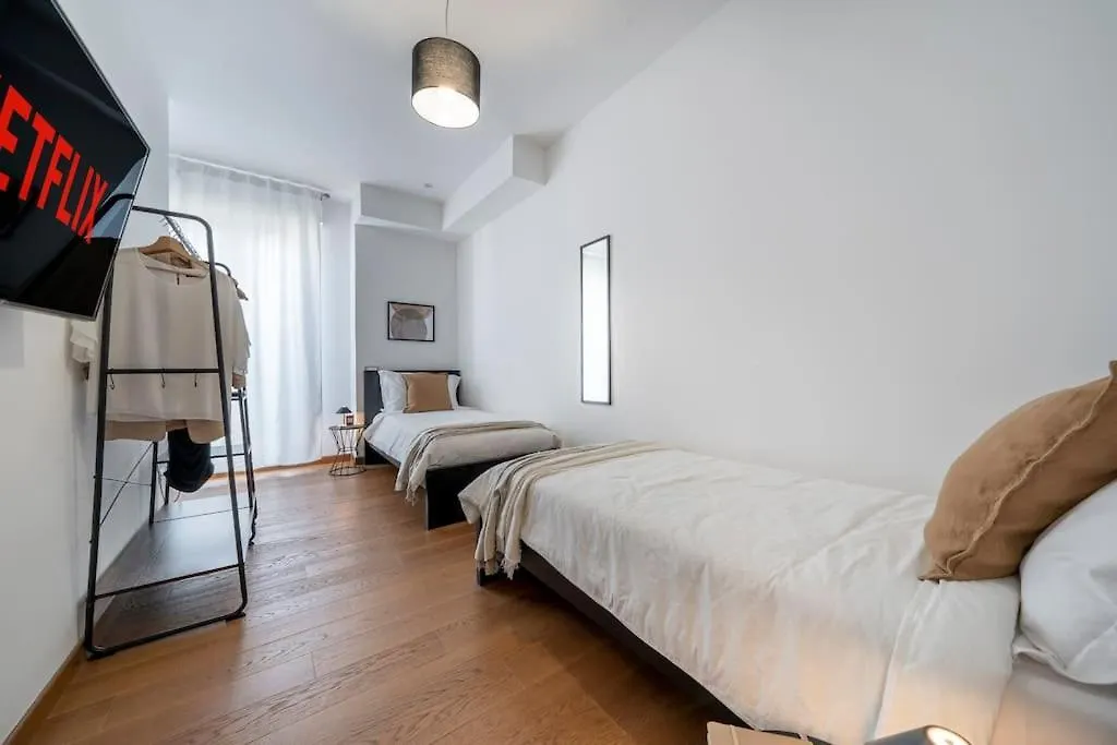 Via Indipendenza - Attico Di Lusso Con Piscina Daire Bolonya 0*,