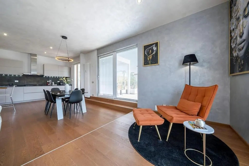 Via Indipendenza - Attico Di Lusso Con Piscina Daire Bolonya